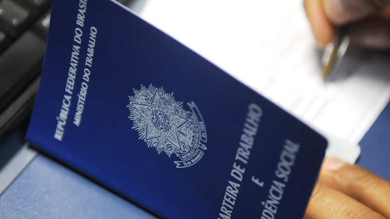 Agências do trabalhador têm 724 vagas abertas nesta sexta (28); salários chegam até R$ 7 mil