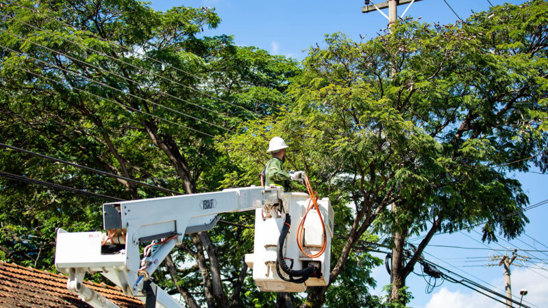 Modernização da rede deixa áreas do Paranoá, Riacho Fundo e Recanto das Emas sem energia nesta terça (25)