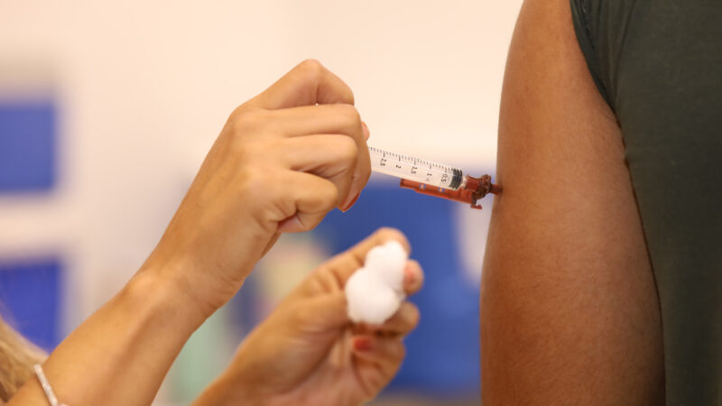 Influenza: vacinação contra gripe começa no DF