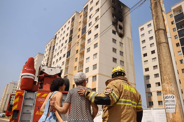 Morte de casal e bebê: homem que impermeabilizou sofá vira réu