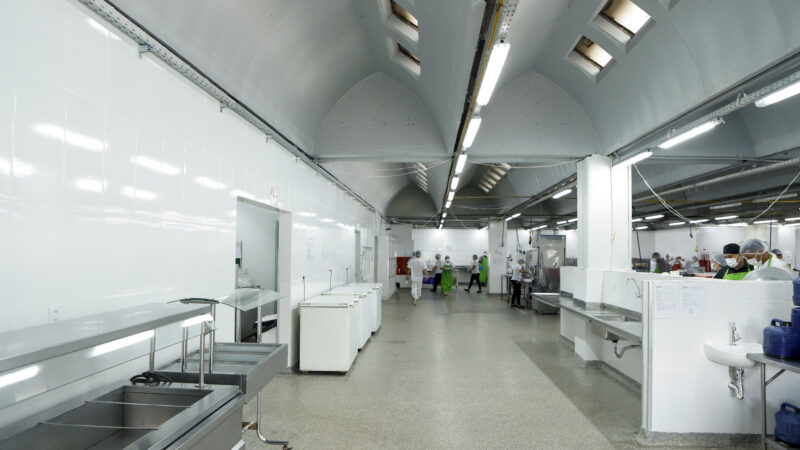 Reformada, cozinha do HRT produz até 2,4 mil refeições por dia