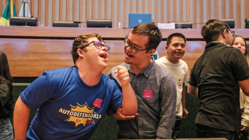 Fotos: CLDF lembra Dia Mundial da Síndrome de Down com sessão especial