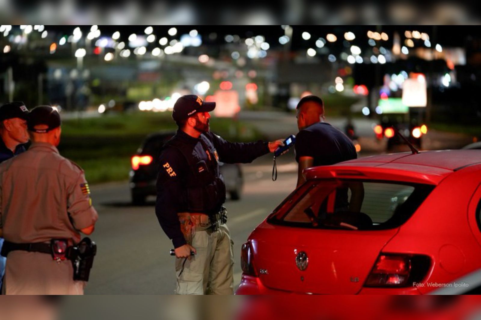 PRF prende 26 motoristas embriagados durante operação no Entorno