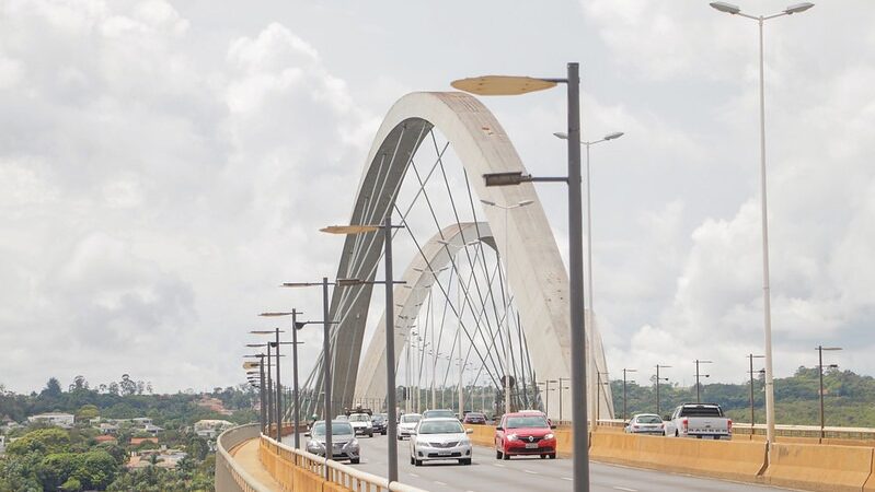 Trânsito na Ponte JK será alterado na madrugada desta quinta (27) para gravação de filme