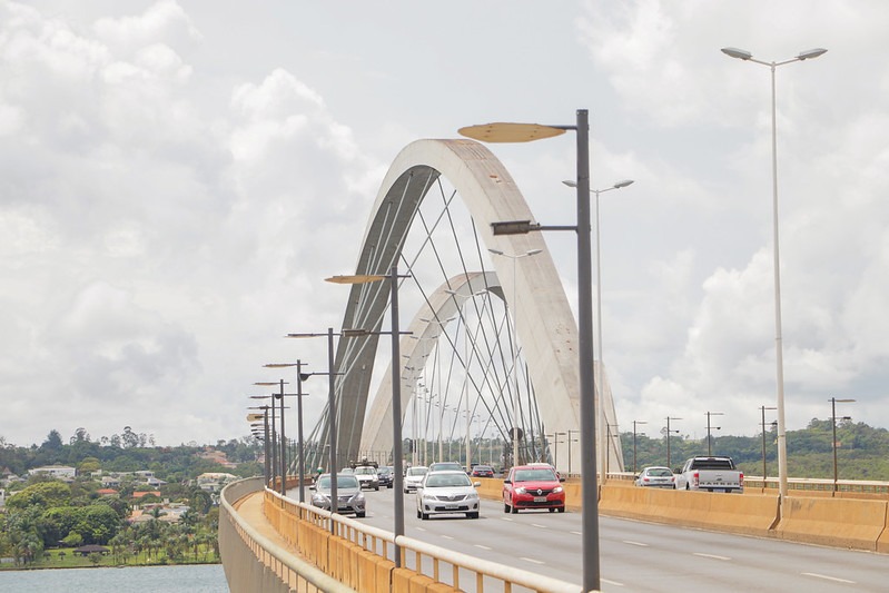 Trânsito na Ponte JK será alterado na madrugada desta quinta (27) para gravação de filme