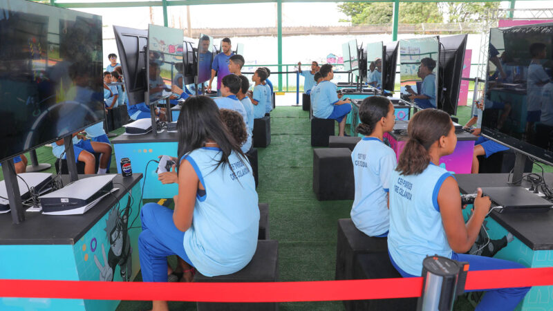 Cyber Arena leva videogames de última geração a alunos da rede pública em Ceilândia