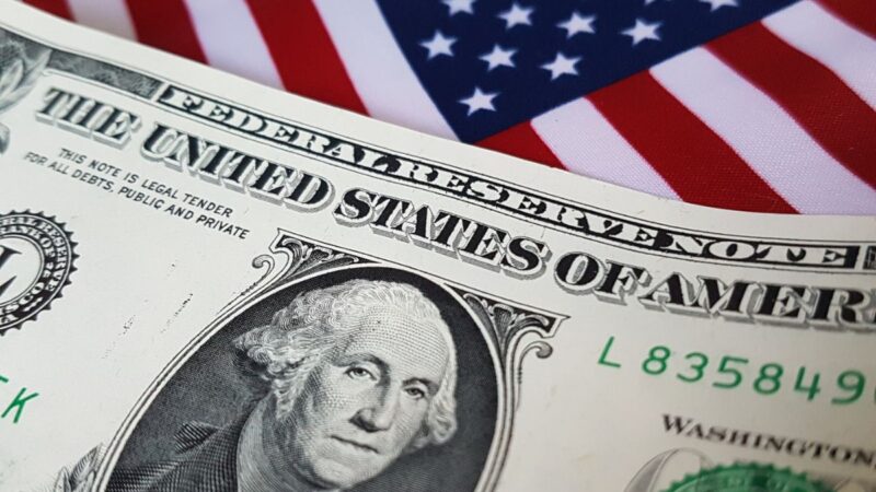 Dólar sobe e Bolsa cai, em meio a estresse com Haddad e Trump