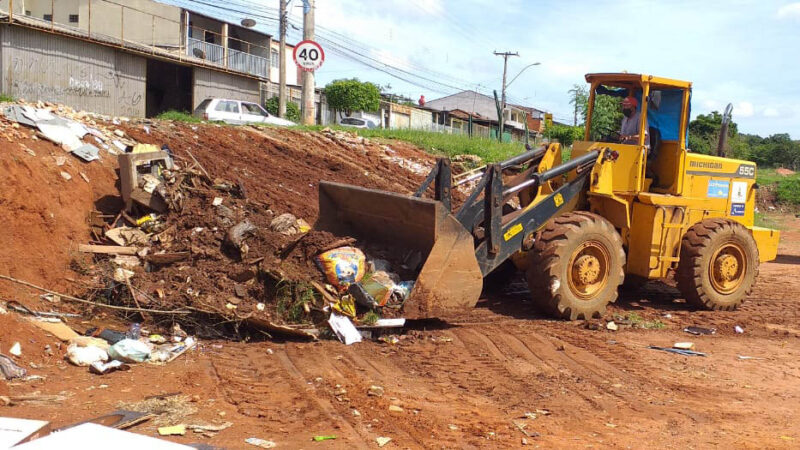 Mutirão de limpeza recolhe quase 2 toneladas de entulho em três regiões do DF