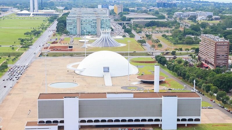 Menos É Mais, Wesley Safadão, Léo Santana e mais atrações agitam os 65 anos de Brasília