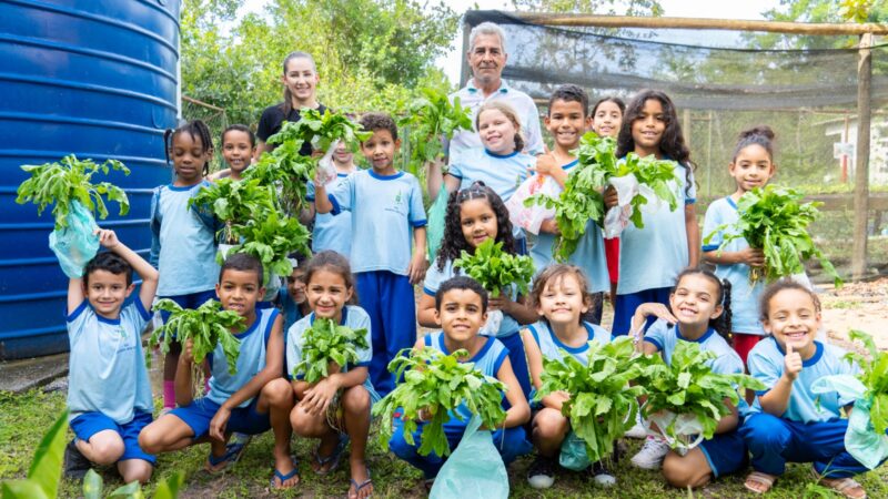 Horta escolar fertiliza mentes na Escola Classe Jardim dos Ipês