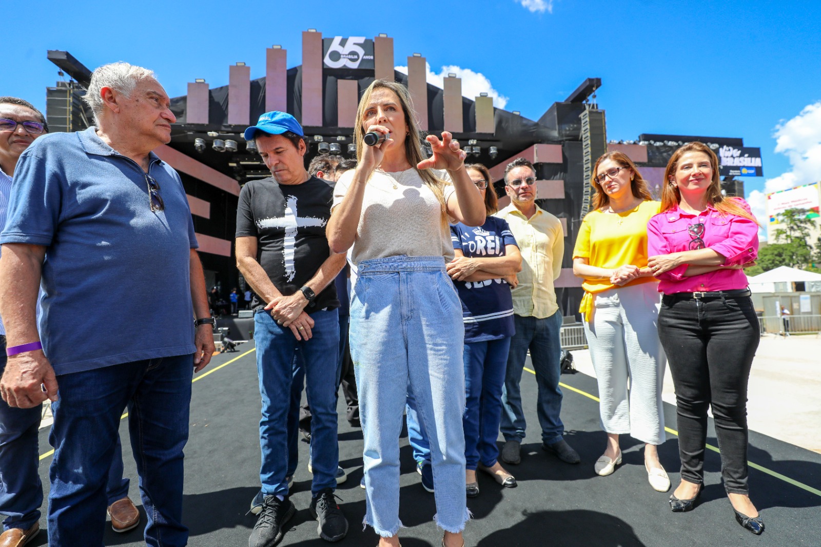 Fé e festa: Evangélicos celebram o aniversário de Brasília na Esplanada