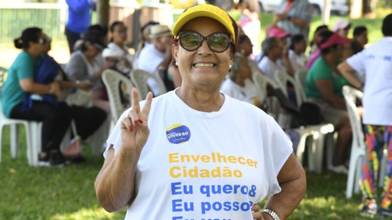 Projeto Viver 60+ leva mais de 100 idosos a passeio no Zoológico de Brasília