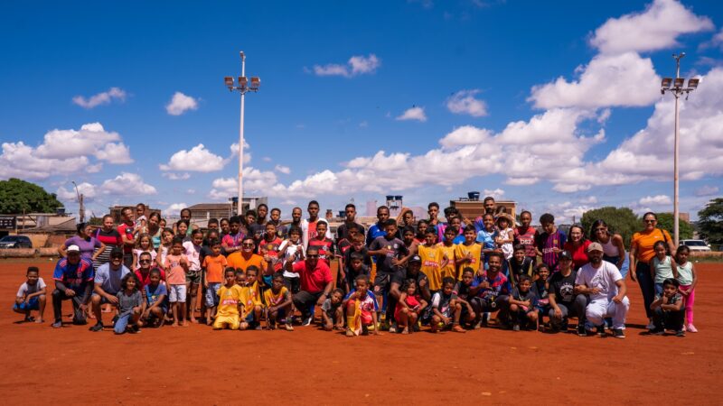 Instituto Juventude Social e Juventude Team realizam ação de Páscoa e distribuem mais de 1500 kits de chocolate em toda a Cidade Estrutural