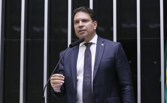Comissão da Câmara retoma análise de recurso que pode suspender ação de golpe no STF