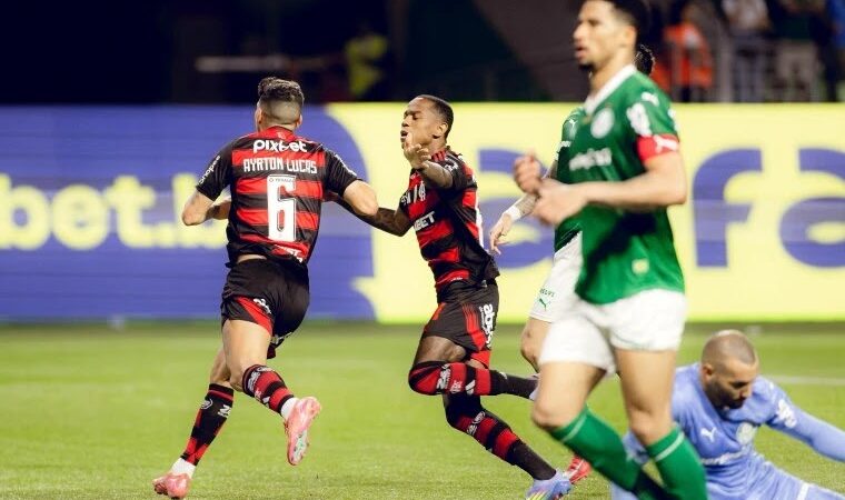 Rossi pega pênalti, Flamengo vence Palmeiras e encosta na liderança do Brasileirão