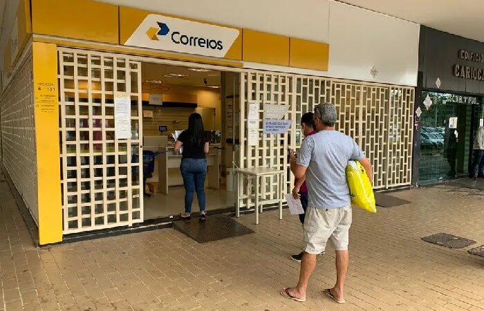 Descontos indevidos do INSS: Correios atendem aposentados e pensionistas no DF; veja endereços