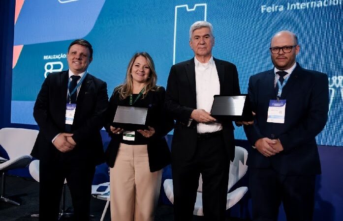 Caesb recebe homenagem em congresso sobre saneamento