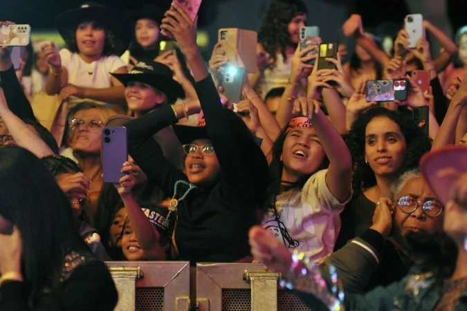 Shows do Dia Mundial da Diversidade reúnem 40 mil na Praça dos Três Poderes