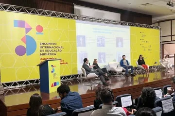 Encontro discute educação midiática para combater desinformação