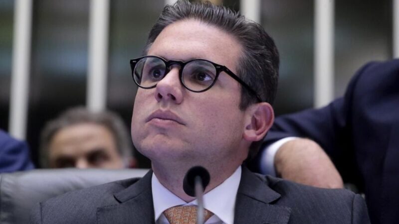 ‘Está pesado carregar isso’, diz Hugo Motta sobre mais de R$ 650 bilhões em isenções fiscais