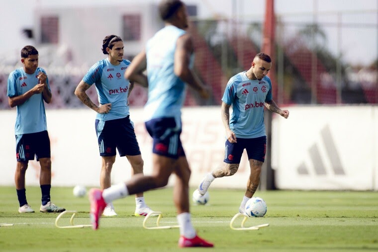 Flamengo se reapresenta com foco no confronto decisivo pela Libertadores
