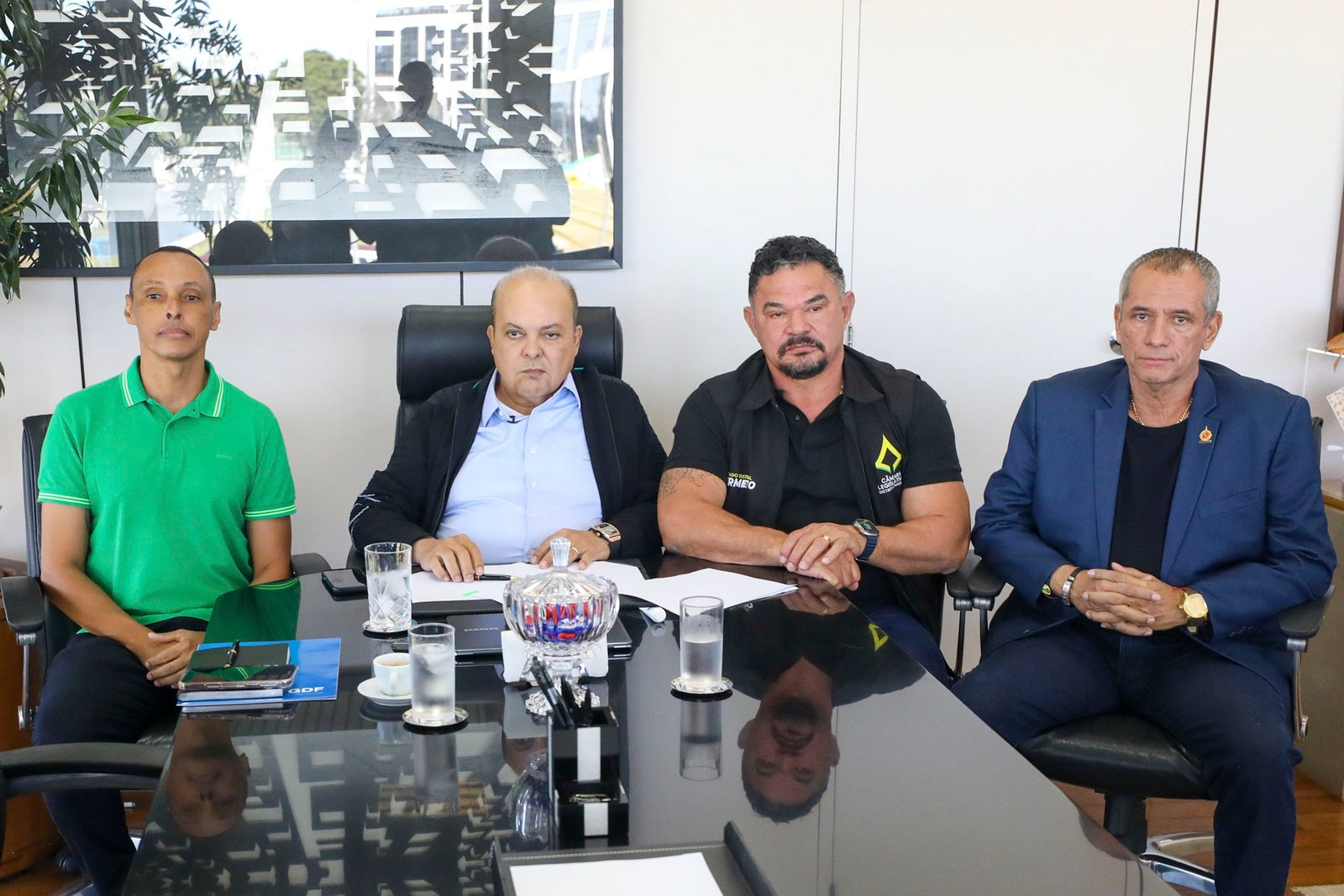Governador Ibaneis Rocha autoriza mudança nas regras de promoção na PMDF
