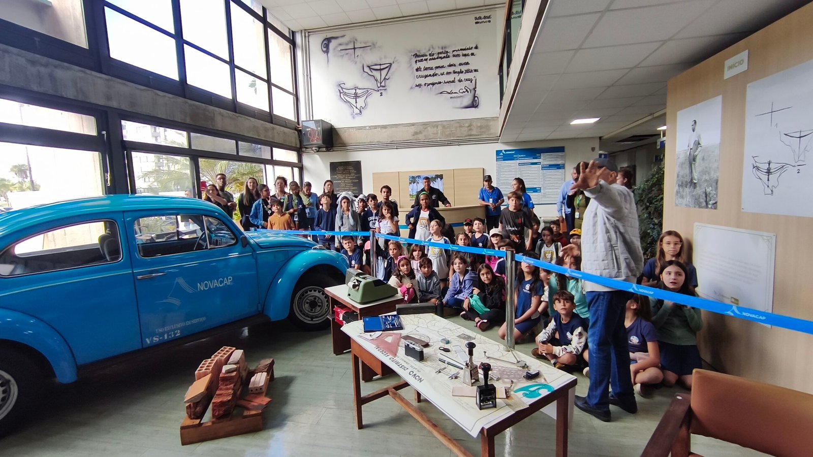 Escolas podem agendar visita a exposição sobre história da construção de Brasília