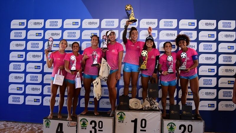 Amanda e Rafinha conquistam o título feminino do Brasília Open de Futevôlei