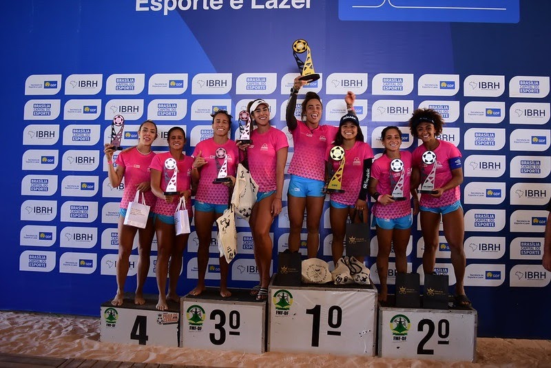 Amanda e Rafinha conquistam o título feminino do Brasília Open de Futevôlei