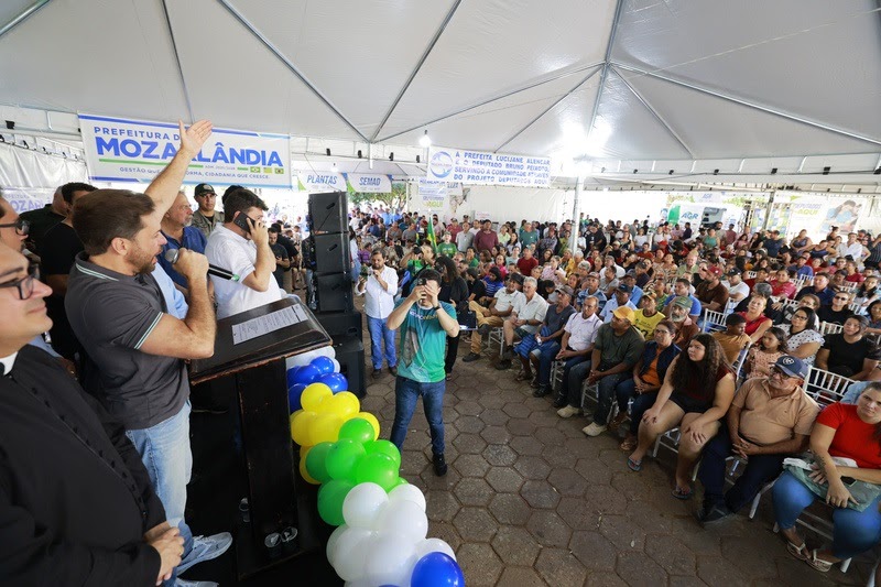 “Deputados Aqui” leva serviços e alegria ao povo de Mozarlândia