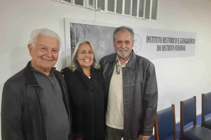 Elisa Carneiro conduz palestra sobre os desafios do idoso no Plano Piloto