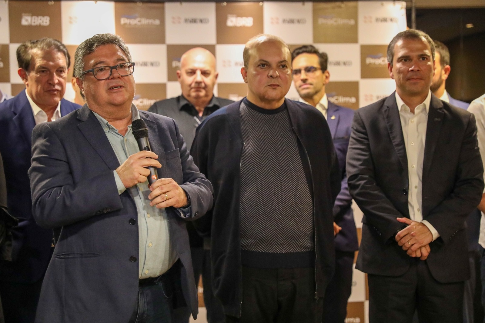 Em evento da construção civil, Ibaneis Rocha anuncia que GDF estuda criar tabela própria de preços de obras