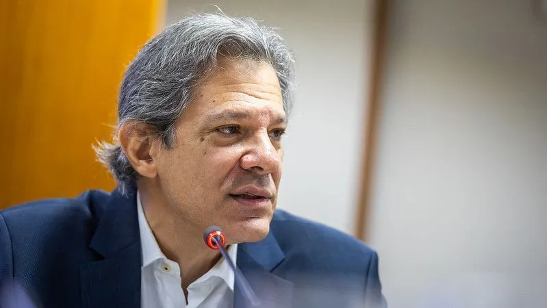 Hugo Motta faz pré-reunião com aliados antes de encontro com Haddad