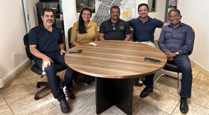 Barra elogia Ibaneis por avanços na regularização de condomínios do JB