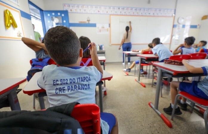 Aulas na rede pública do Distrito Federal serão retomadas nesta quinta-feira (26)