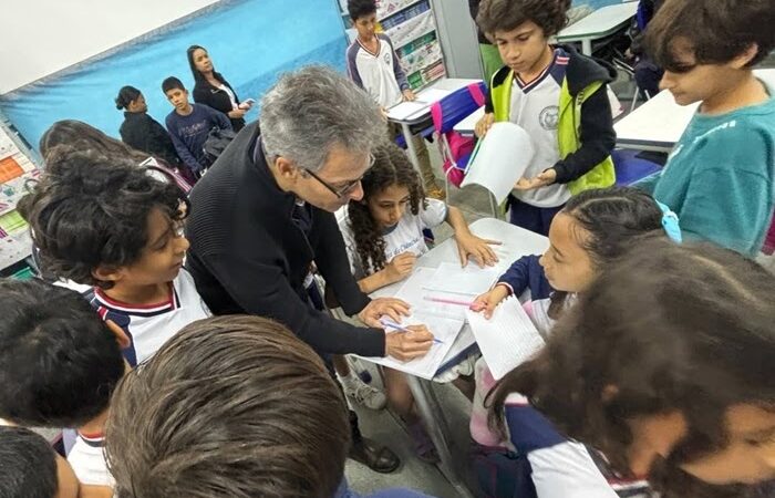 Zema celebra investimentos na educação em visita a Águas Vermelhas, no Norte de Minas
