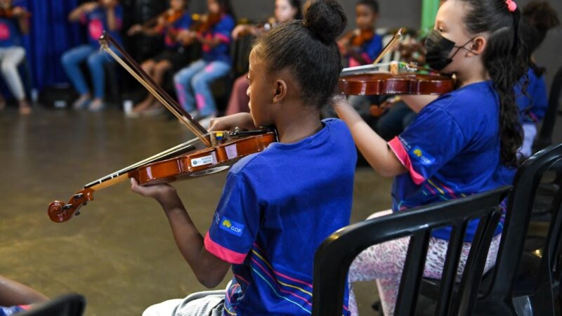 Projeto musical na Estrutural beneficia 200 jovens com investimento de mais de R$ 1 milhão