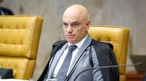 Moraes manda PF ouvir advogados de Bolsonaro sobre obstrução