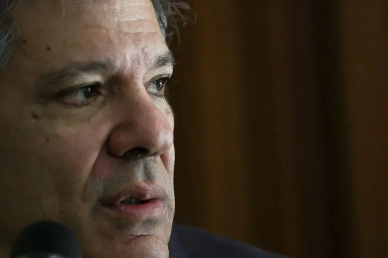 Haddad tira férias em meio ao impasse do IOF