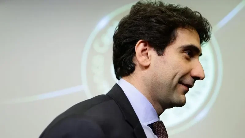 Pix Automático vai reduzir custo de empresas com cobranças, diz Galípolo
