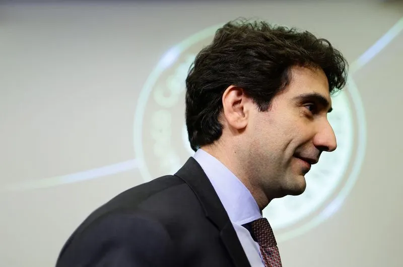 Pix Automático vai reduzir custo de empresas com cobranças, diz Galípolo