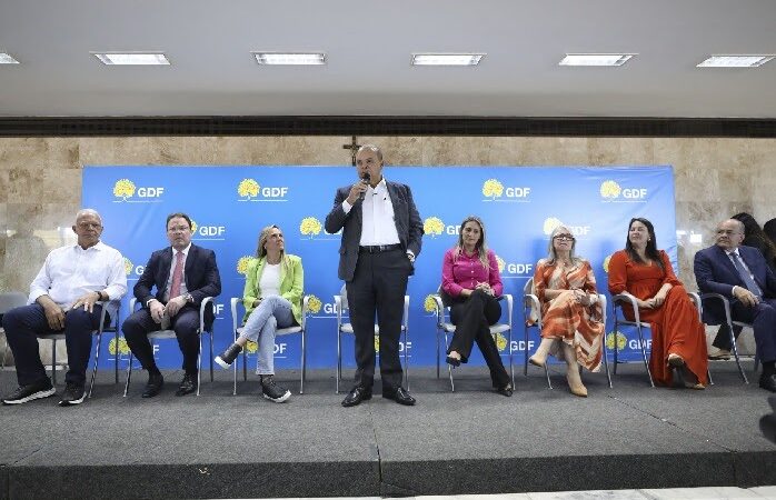 GDF vai construir usina fotovoltaica para atender 400 escolas públicas no DF com energia limpa