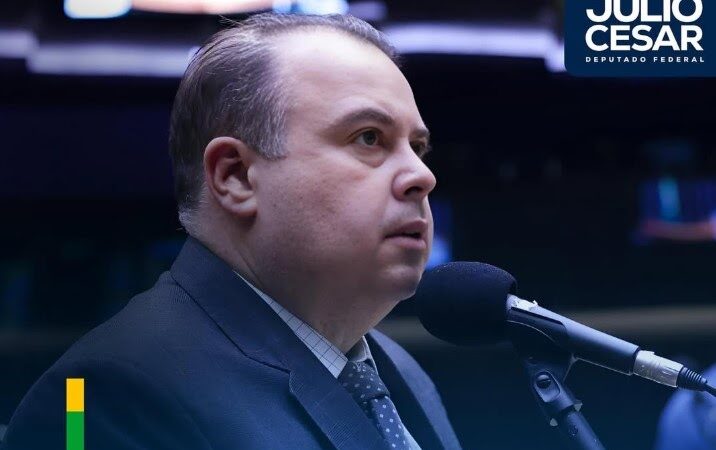 Julio Cesar Ribeiro apresenta balanço da Comissão de Comunicação