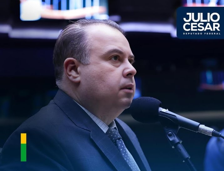 Julio Cesar Ribeiro apresenta balanço da Comissão de Comunicação
