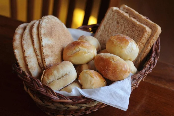 Qual tipo de pão é o mais saudável e o que você deve levar em conta na hora de comprá-lo?