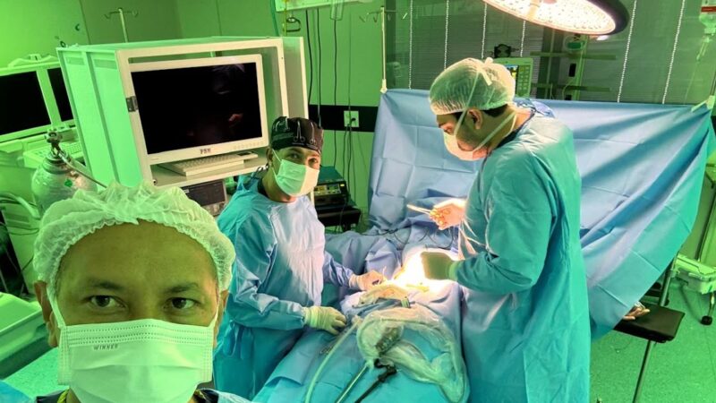 Cirurgia inovadora muda a realidade de pacientes com câncer de pênis no DF