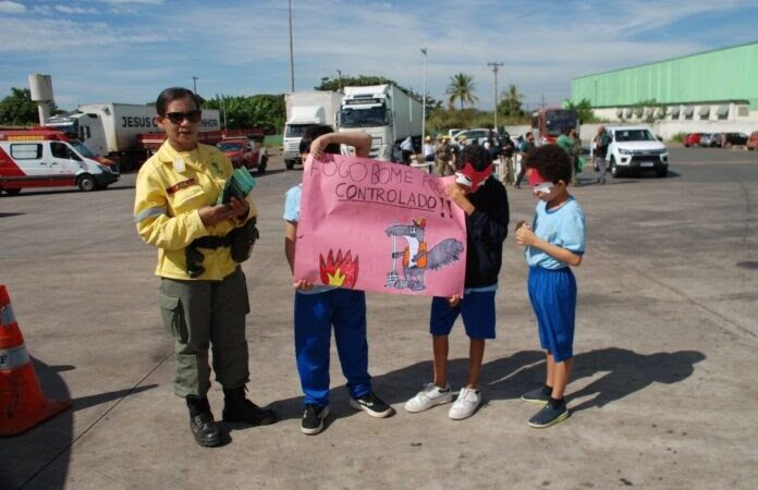 Brazlândia e Lago Oeste recebem blitzes educativas de prevenção aos incêndios florestais no DF