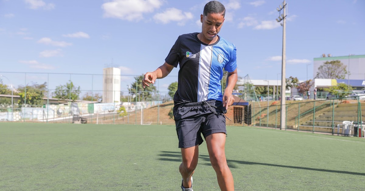 Atleta do Centro Olímpico de São Sebastião se prepara para disputar mundial de futebol social na Noruega
