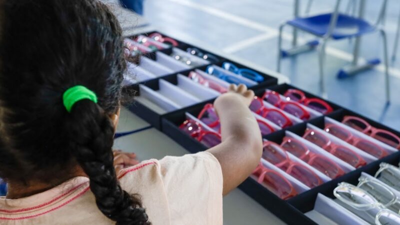 Mais de 15 Mil Alunos da Rede Pública Recebem Atendimento Oftalmológico Gratuito no DF
