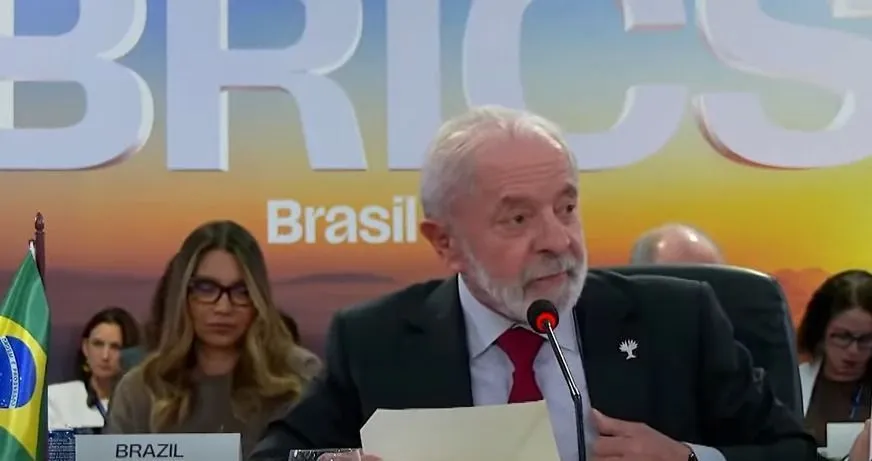 IA não pode ser privilégio de poucos países, diz Lula no Brics